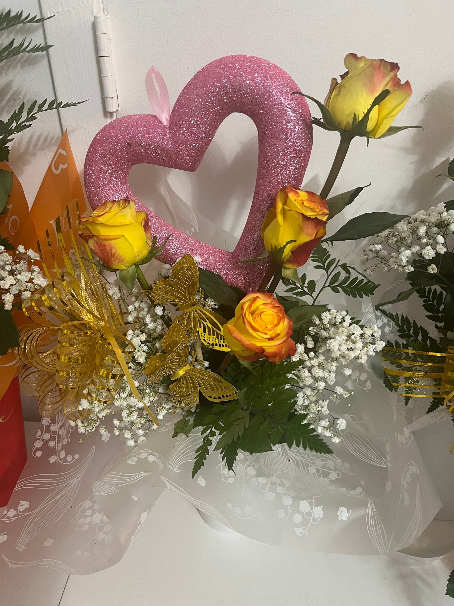 Arreglo de Flores y Corazón