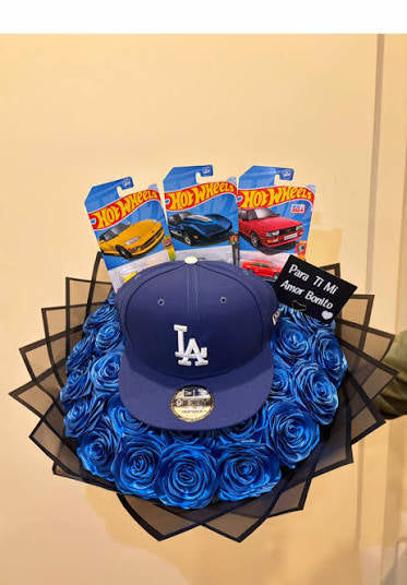 Detalle de hombre gorra y carrito